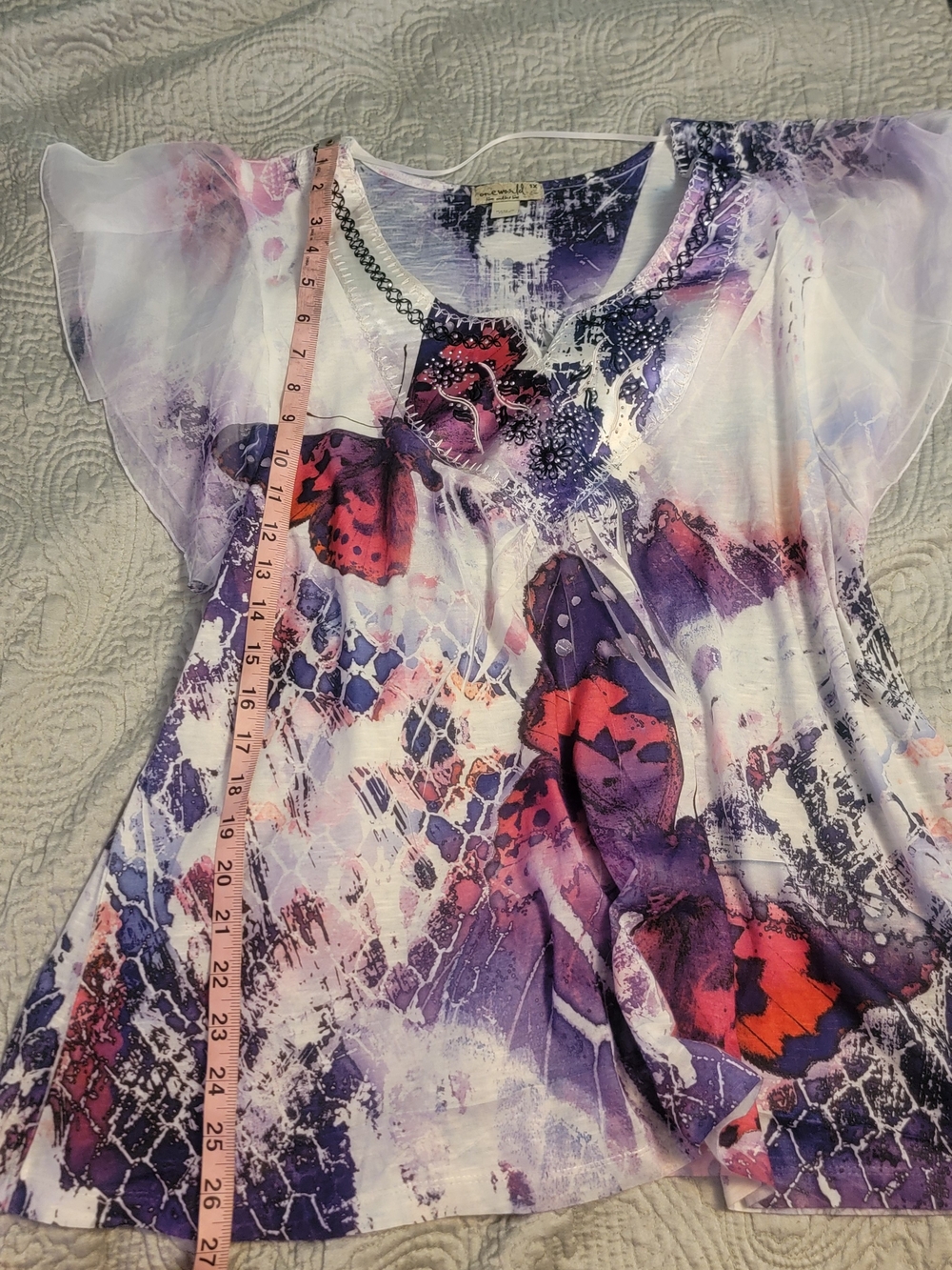 💜4/$20💜ONE WORLD Purple and Pink Butterfly Flutter Sleeve Top